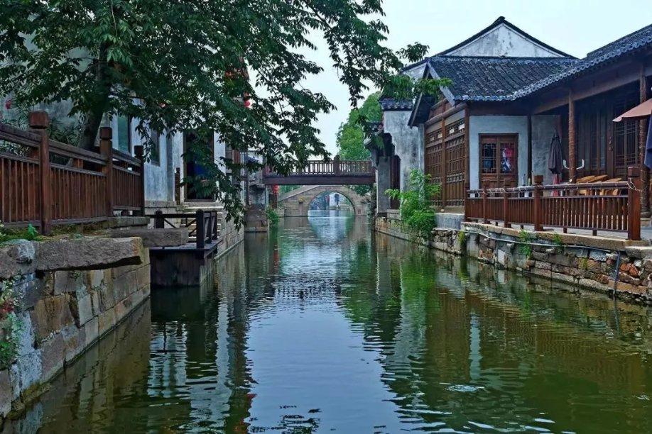 女生独自住酒店安全指南？游戏画面