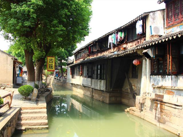 逃离沙漠建筑
