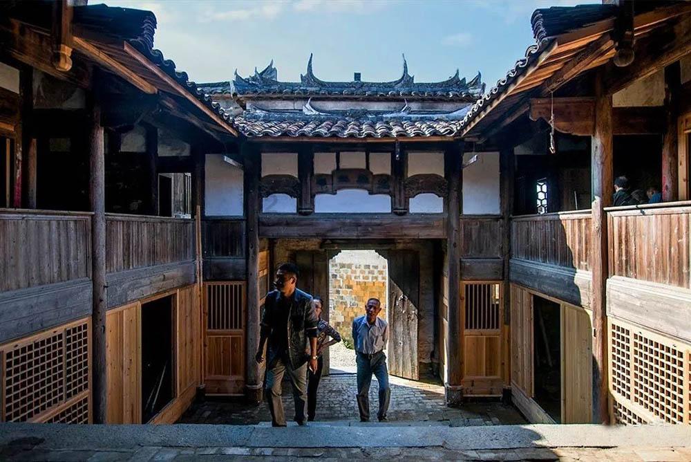 一波三折“三杀”福建！青岛男篮主场逆转战胜对手取得主场八连胜